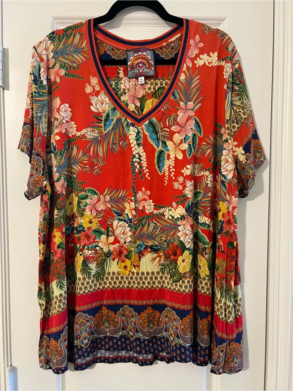 Johnny Was Rapsodia Floral-Print V-Neck Tee